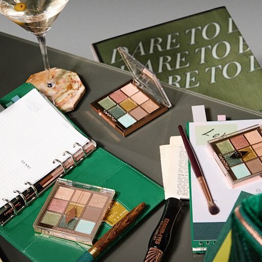 CHARLOTTE’S PALET MET VERFRAAIENDE OOGTRENDS: EMERALD EFFECT