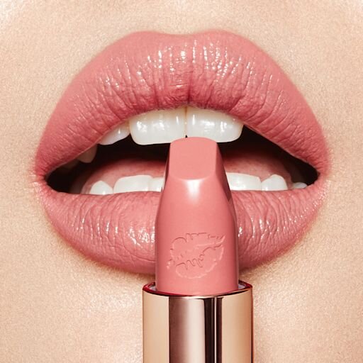 Hot Lips 2 NAVULLING DANCEFLOOR PRINCESS