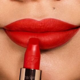 Hot Lips VERTELT LAURA