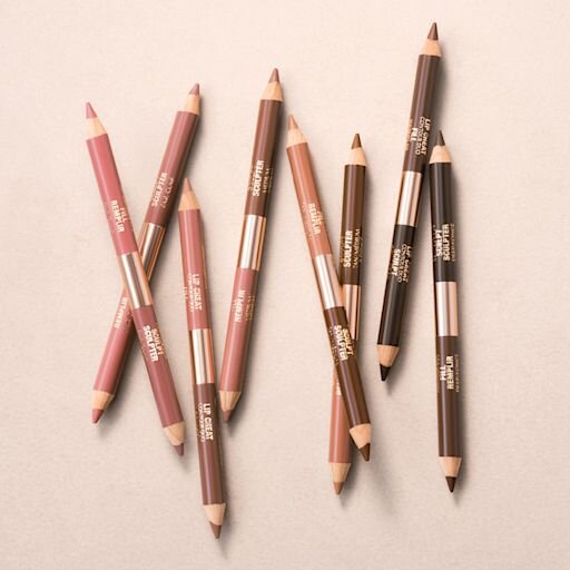 MAKE-UPTAS MET GEHEIMEN VOOR GEVORMDE LIPPEN LIPKIT & MAKE-UPTAS