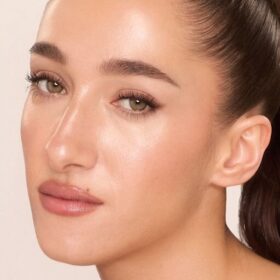 UNREAL SKIN SHEER GLOW TINT HYDRATERENDE FOUNDATIONSTICK 4 FAIR