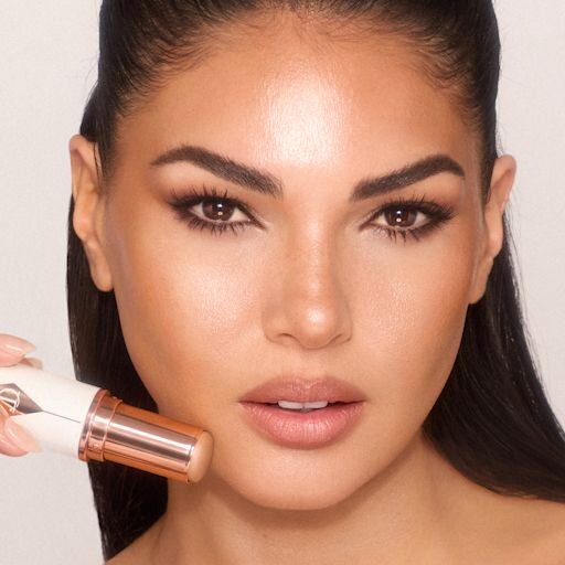 UNREAL SKIN SHEER GLOW TINT HYDRATERENDE FOUNDATIONSTICK 7.5 MEDIUM